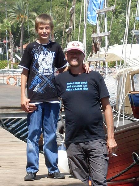 Spanien2010_6 217.jpg - and gorgeous father and son